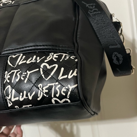 Luv Betsey Johnson Black and White Logo Print Weekender Duffle Bag Luggage - Picture 11 of 15